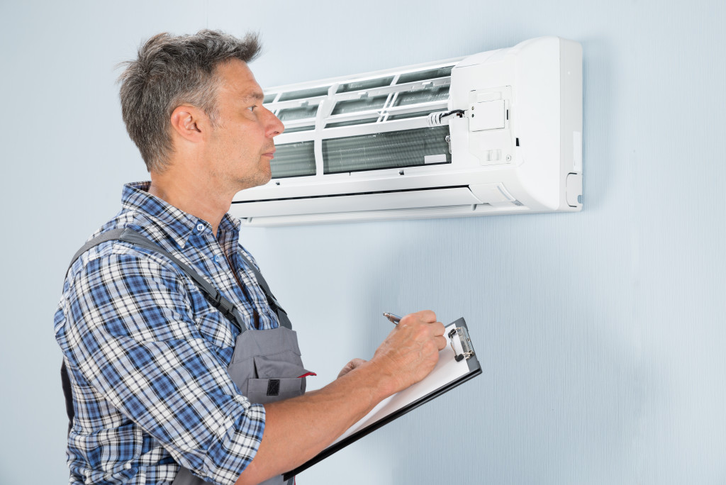 home inspector holding a clipboard